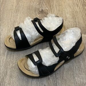 ABEO • SZ. 11 women • leather sandals